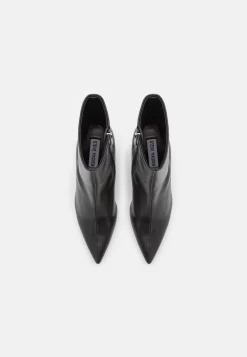 Steve Madden Serbia - Enkellaarsjes Met Sleehak - Black 11 Steve Madden Serbia - Enkellaarsjes Met Sleehak - Black -Winkel voor modeartikelen 025880945cb84b63a0addcfbce827434 scaled