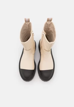 Steve Madden Genna - Enkellaarsjes Met Plateauzool - Bone/Black -Winkel voor modeartikelen 09f2314cd0d242c58fafaeef3d8c90df scaled