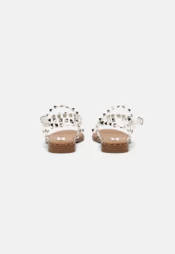 Steve Madden Travel - Sandalen - Clear -Winkel voor modeartikelen 24a3b2d19f774adfa4780f52e82a6c26 scaled