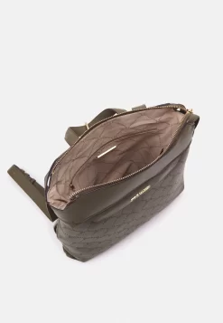 Steve Madden Barcher Set - Rugzak - Olive 8 Steve Madden Barcher Set - Rugzak - Olive -Winkel voor modeartikelen 2d24ac77635d45e398c536c48f7e26fa scaled