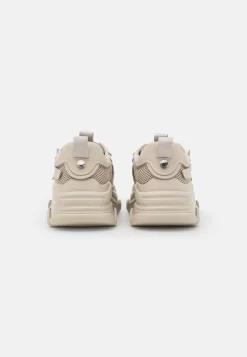 Steve Madden Possession - Sneakers Laag - Greige -Winkel voor modeartikelen 352b7f84ffcf43668e2f4a4ca195ffe0 scaled