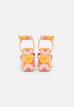 Steve Madden Paysin - Sandalen Met Plateauzool - Pink -Winkel voor modeartikelen 40c81efa4aac4afeaadf96fde4de0178 scaled