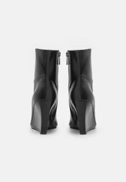 Steve Madden Serbia - Enkellaarsjes Met Sleehak - Black 9 Steve Madden Serbia - Enkellaarsjes Met Sleehak - Black -Winkel voor modeartikelen 45fcdd400bd0465495b65399d65542a8 scaled