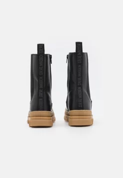 Steve Madden Jfilina - Korte Laarzen - Black 8 Steve Madden Jfilina - Korte Laarzen - Black -Winkel voor modeartikelen 56f71fb125c34548b8d730ce5ce9170d scaled