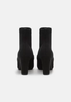 Steve Madden Research - Korte Laarzen - Black 7 Steve Madden Research - Korte Laarzen - Black -Winkel voor modeartikelen 597be5820bc142879b34aa920c4e2f46 scaled