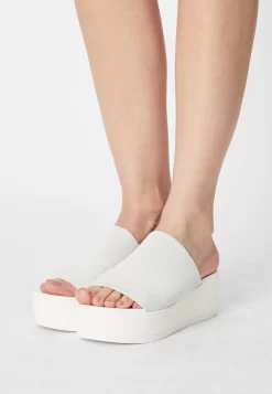 Steve Madden Slinky - Muiltjes Met Hak - White