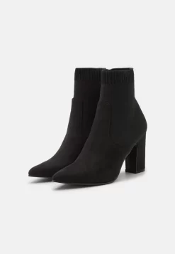 Steve Madden Research - Korte Laarzen - Black 6 Steve Madden Research - Korte Laarzen - Black -Winkel voor modeartikelen 5ece2035cb7548cbaed366a2a3f9b2a9 scaled