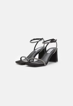 Steve Madden Leva - Sandalen - Black 8 Steve Madden Leva - Sandalen - Black -Winkel voor modeartikelen 607debe7c61f494ca1f041f56ebf770f scaled