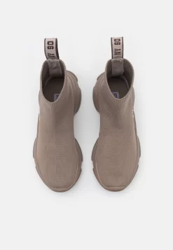 Steve Madden Master - Sneakers Hoog - Dark Taupe -Winkel voor modeartikelen 6d6e902446c54b07a3b7d4d1329dea7e scaled