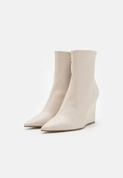 Steve Madden Serbia - Enkellaarsjes Met Sleehak - Bone -Winkel voor modeartikelen 82d3a06420954ef29be91d7d5326853c scaled