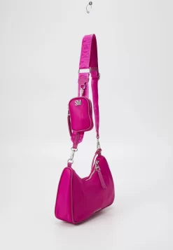 Steve Madden Blou Set - Schoudertas - Magenta -Winkel voor modeartikelen 89376e772c8d4cb28f249b73c18a1ea6 scaled