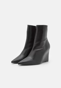 Steve Madden Serbia - Enkellaarsjes Met Sleehak - Black 8 Steve Madden Serbia - Enkellaarsjes Met Sleehak - Black -Winkel voor modeartikelen 977269a2b5044a6495448c3bd076a241 scaled