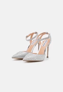 Steve Madden Revert - Sandalen - Silver 8 Steve Madden Revert - Sandalen - Silver -Winkel voor modeartikelen 98045b7732d74effa2f01ad09019a318 scaled