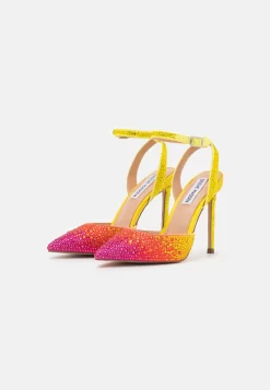 Steve Madden Revert - Sandalen - Fuchsia -Winkel voor modeartikelen a1363de9401f4f07a032e93eca55df42 scaled