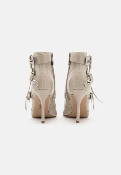 Steve Madden Fortitude - Korte Laarzen - Bone -Winkel voor modeartikelen a202499ec39b4d8a85b907784ae56561 scaled