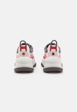 Steve Madden Belissimo - Sneakers Laag - Black/Fuchsia -Winkel voor modeartikelen a4237dff5137476592972fb3f8c8602c scaled