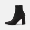 Steve Madden Research - Korte Laarzen - Black