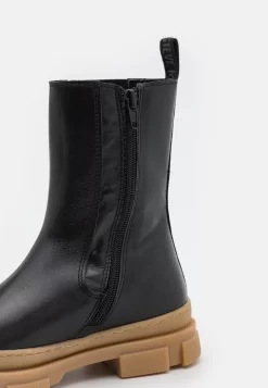 Steve Madden Jfilina - Korte Laarzen - Black 11 Steve Madden Jfilina - Korte Laarzen - Black -Winkel voor modeartikelen a571de568f054b0d883ebb883fd989db scaled