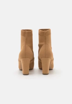 Steve Madden Research - Korte Laarzen - Camel 7 Steve Madden Research - Korte Laarzen - Camel -Winkel voor modeartikelen ad925d8cf4c84dab9be0edfce93c9c9d scaled