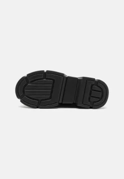 Steve Madden Trimmers - Sneakers Hoog - Black 12 Steve Madden Trimmers - Sneakers Hoog - Black -Winkel voor modeartikelen ae90dfa70957487dbe08a6f897dd4726 scaled