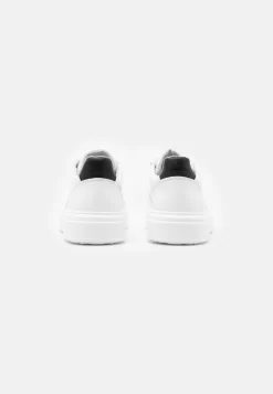 Steve Madden Brent - Sneakers Laag - White/Black -Winkel voor modeartikelen bd51cf5ddb0a495e8eee2c63f626b5f4 scaled