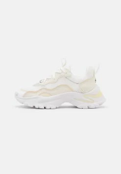 Steve Madden Manerva - Sneakers Laag - Off White -Winkel voor modeartikelen edae3959e17c4817b252c5cff9f732a1 scaled